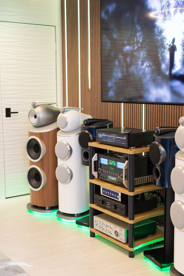 Motorized Blinds Newport Beach, CA, Smart home automation, high end homes, technology solutions, Showroom